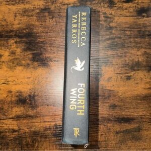Fourth Wing Rebecca Yarros Hardcover book